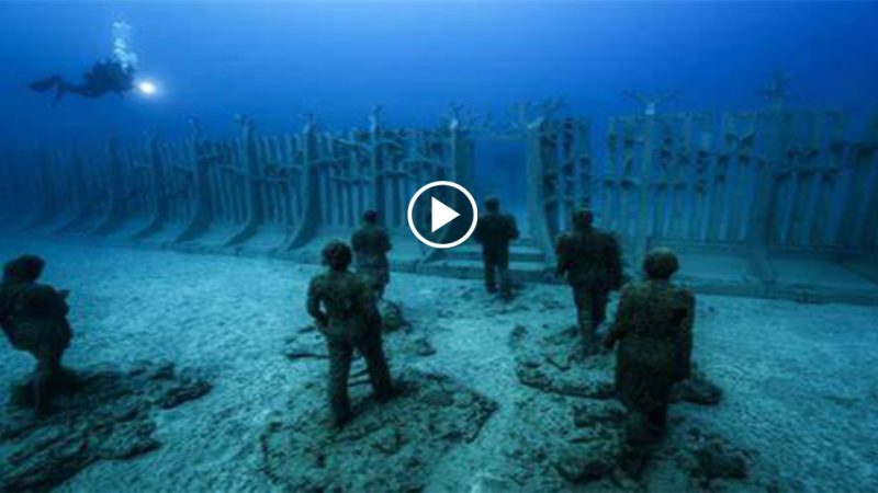 An eerie YouTube video depicts a giant underwater wall beneath the Ocean.