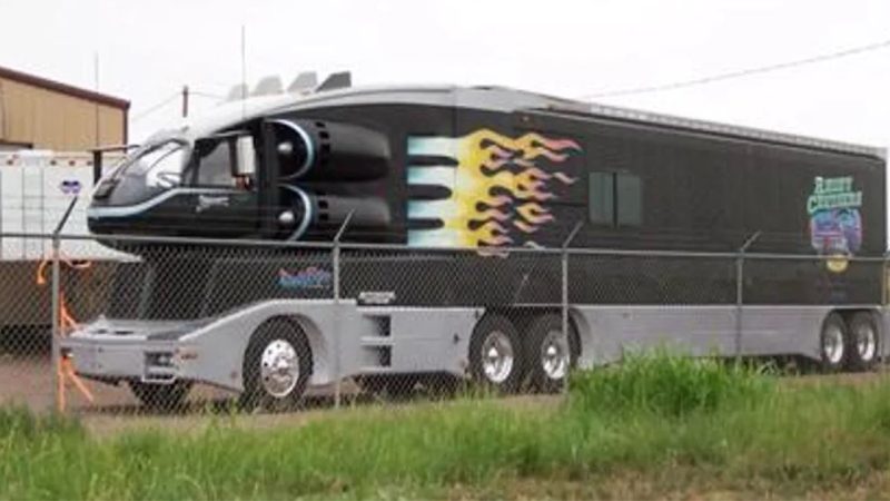 The Creator Of ‘Knight Rider’ Used This Bonkers Peterbilt Truck In A 1980s TV Show