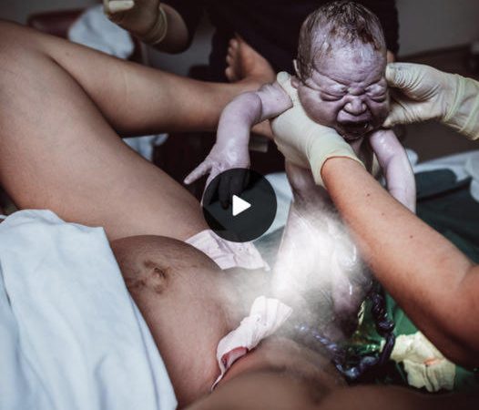 The Unforgettable Bond: A Mother’s First Moments with Her Newborn